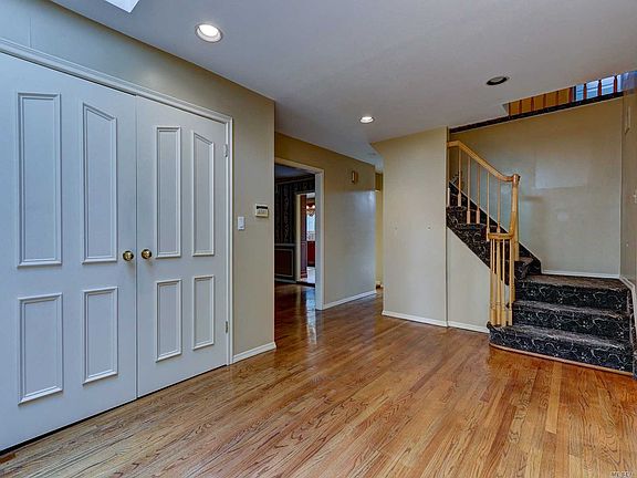 4th image of 23 Dix Cir