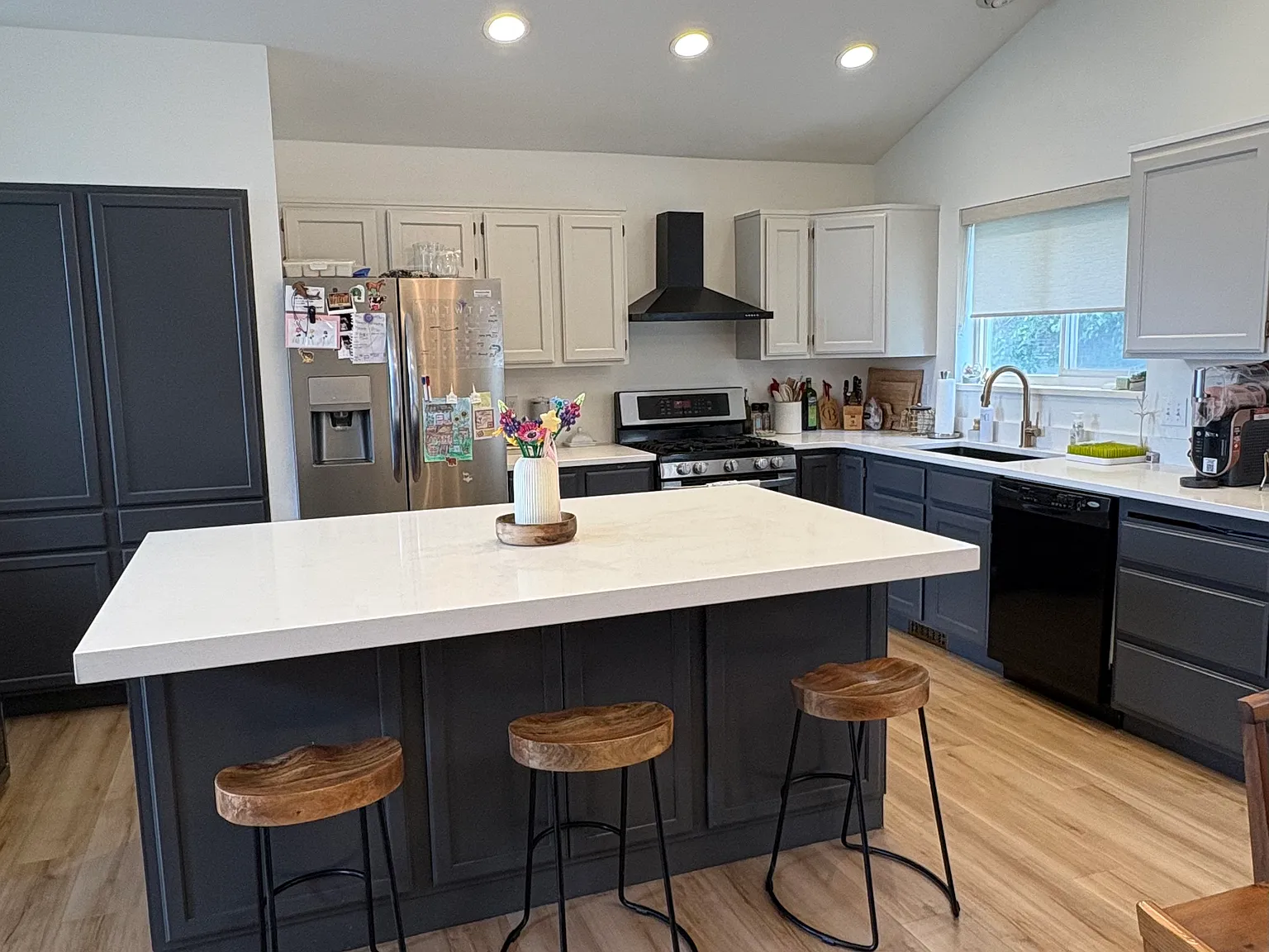3 bed, 2.5 bath, 1854 sqft, $2,500 — Photo 4