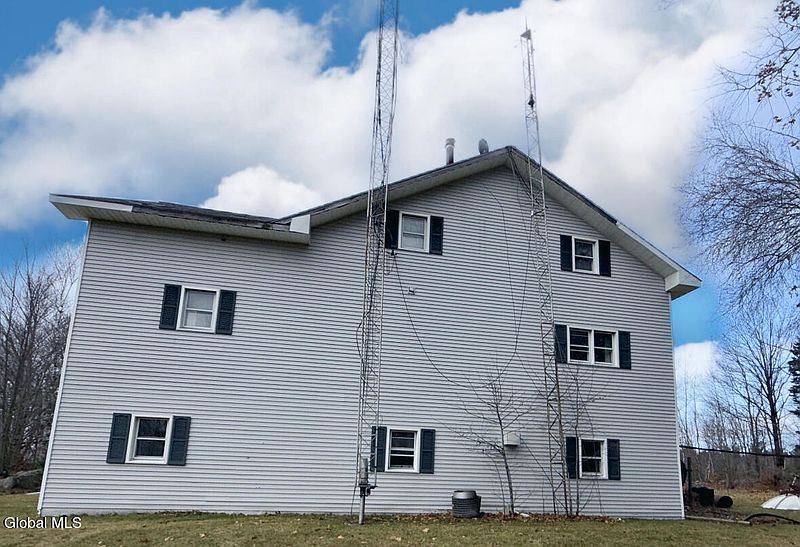 2nd image of 221 Babcok Lake Road