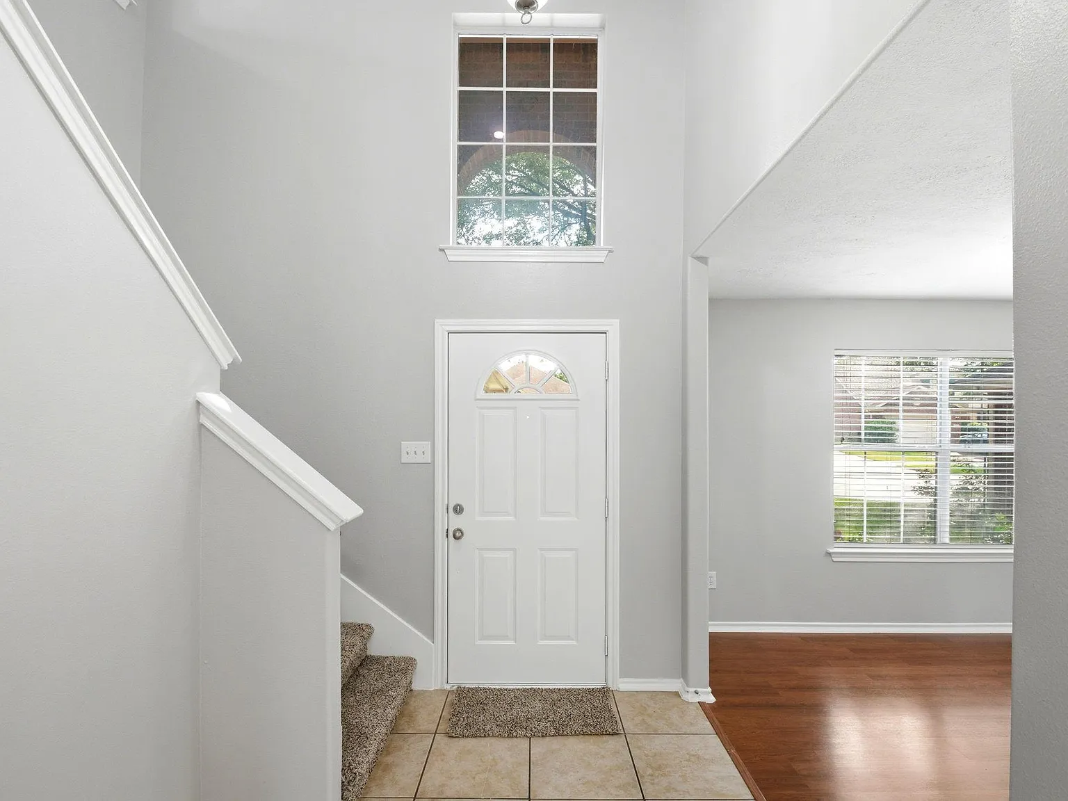 3 bed, 2.5 bath, 2196 sqft, $2,200 — Photo 3