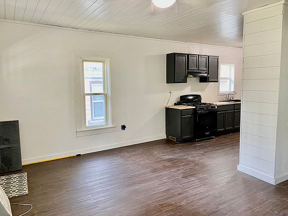5th image of 1014 N Rockton Ave