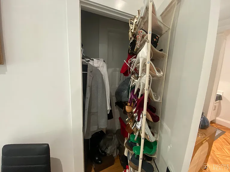 21 Regent Cir #4 — Photo 10