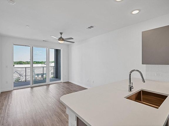 4th image of 4801 Springdale Rd #1402