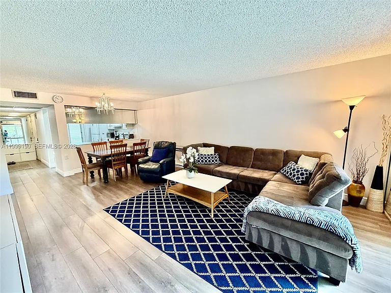 2707 Nassau Bnd #H2 — Photo 9