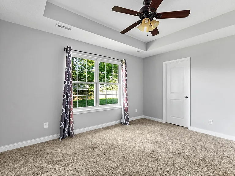 607 Winterway Dr — Photo 11
