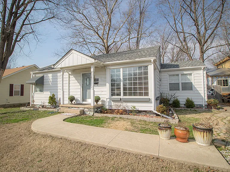 301 W Forest Ave — Photo 32