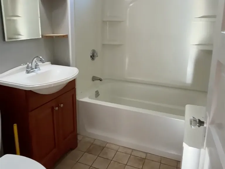 19 Oakland St #17 — Photo 11