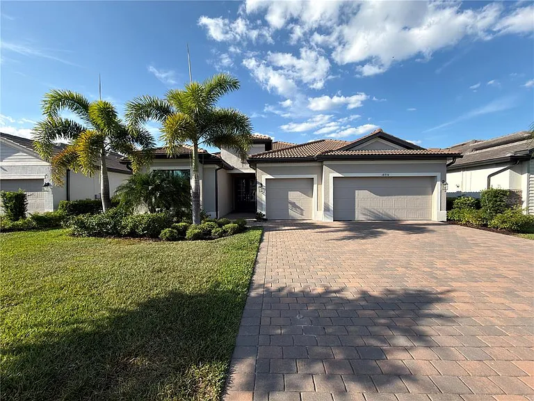 18334 Ridgeline Dr — Photo 3