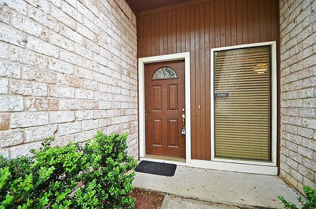 3 bed, 2.0 bath, 1792 sqft, $2,000 — Photo 2