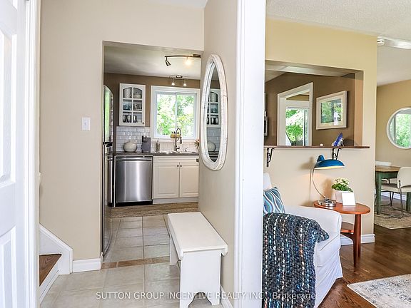 4th image of 18 Jills Ct