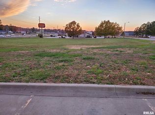 Reed Station Pkwy, Carbondale, IL 62901