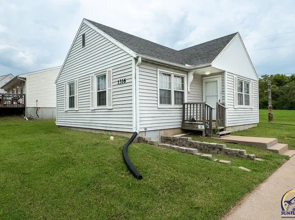 1316 SE 18th Ter, Topeka, KS 66607