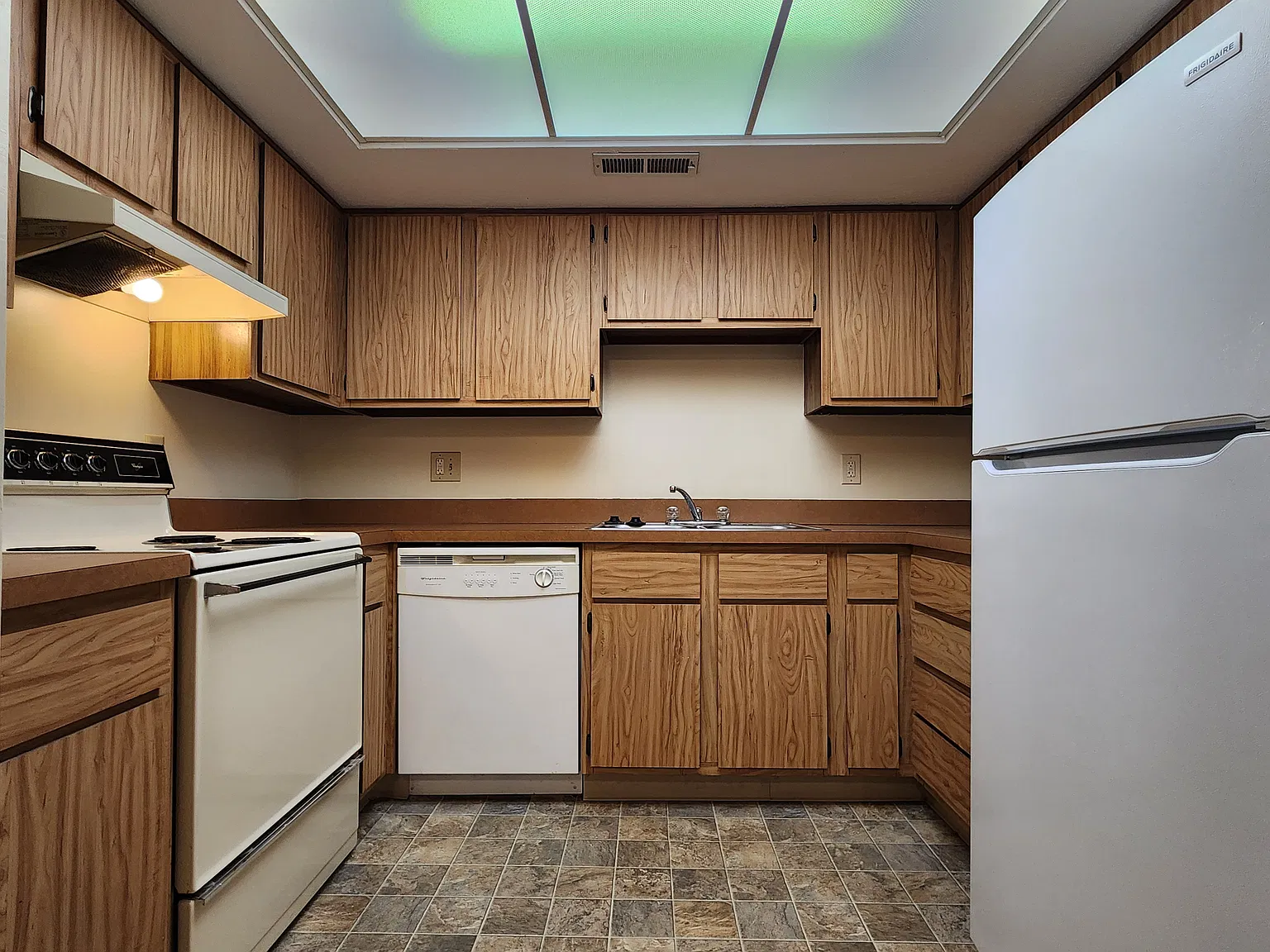 1 bed, 854 sqft, $995 — Photo 3