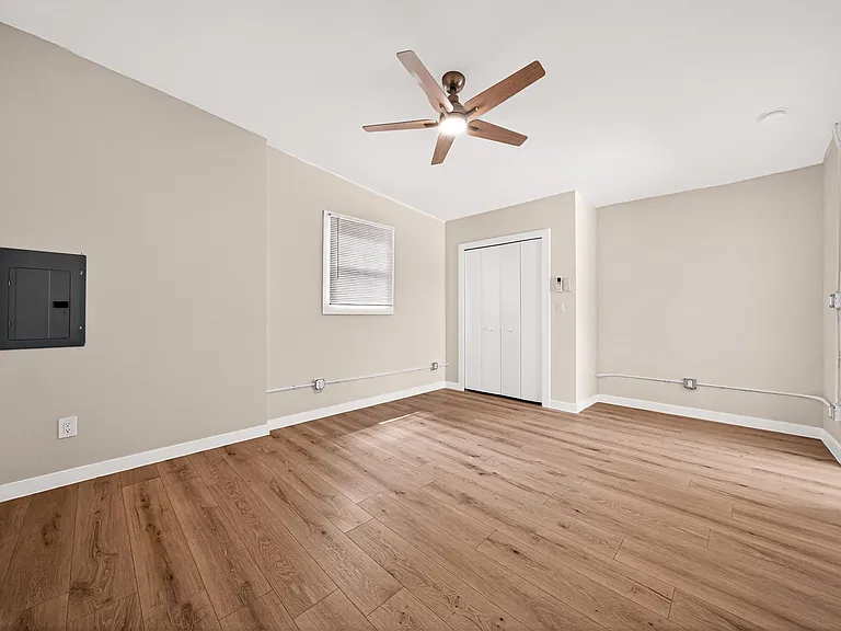 631 E Mistletoe Ave — Photo 14