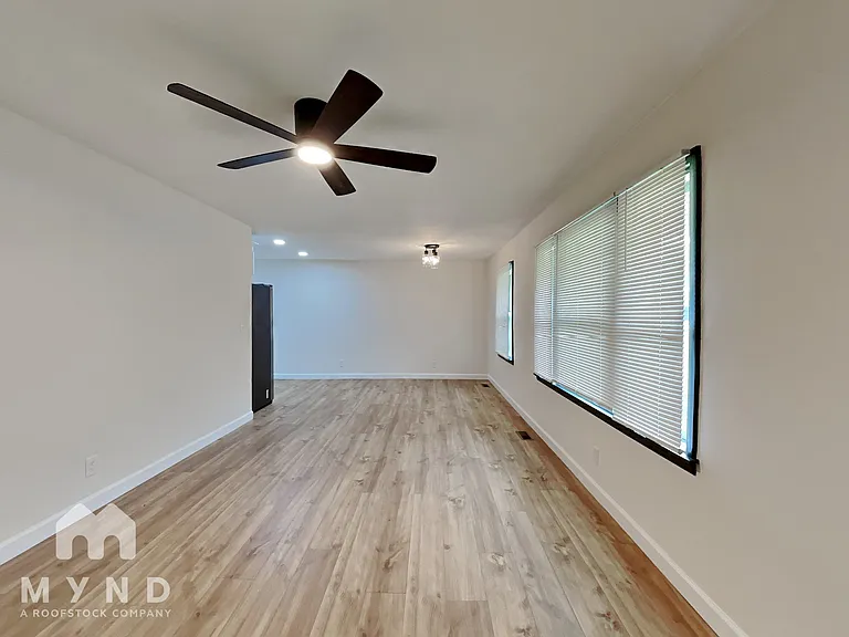 352 Melpar Dr — Photo 5