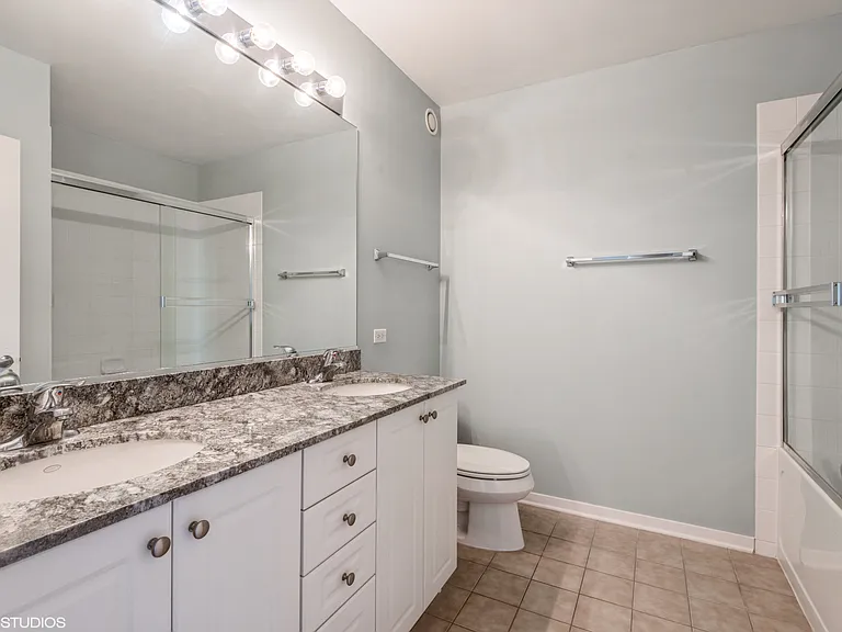 807 Davis St #1501 — Photo 9