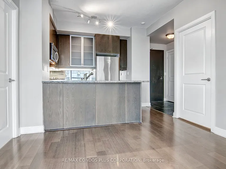18 Yorkville Ave #2505 — Photo 21