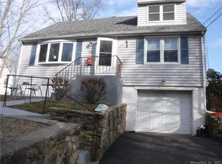 145 Rooster River Blvd, Bridgeport, CT 06606