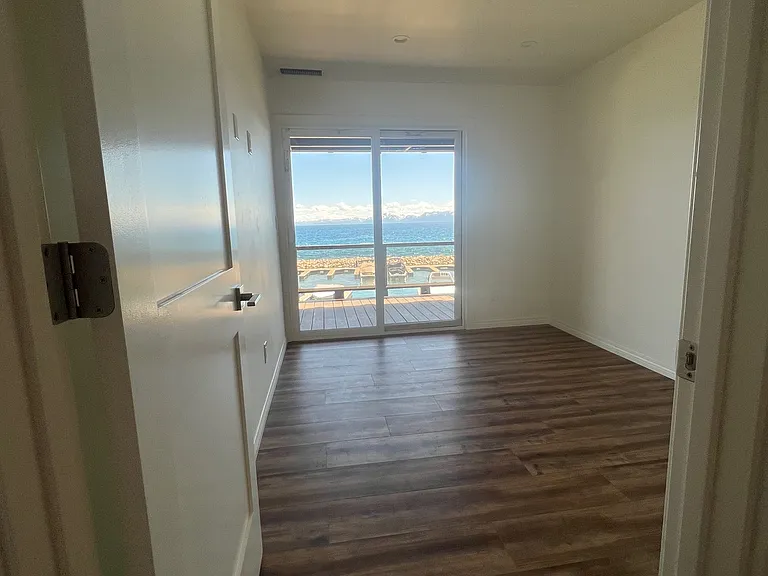 549 Lakeshore Blvd #17 — Photo 8