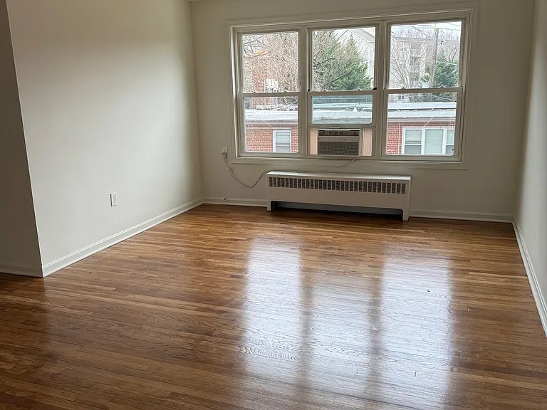2311 Altamont Pl SE #203 — Photo 3