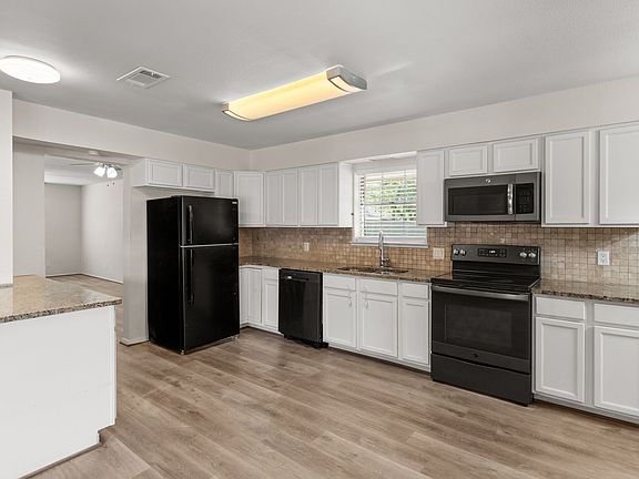 4th image of 1503 Sunnybrook Dr