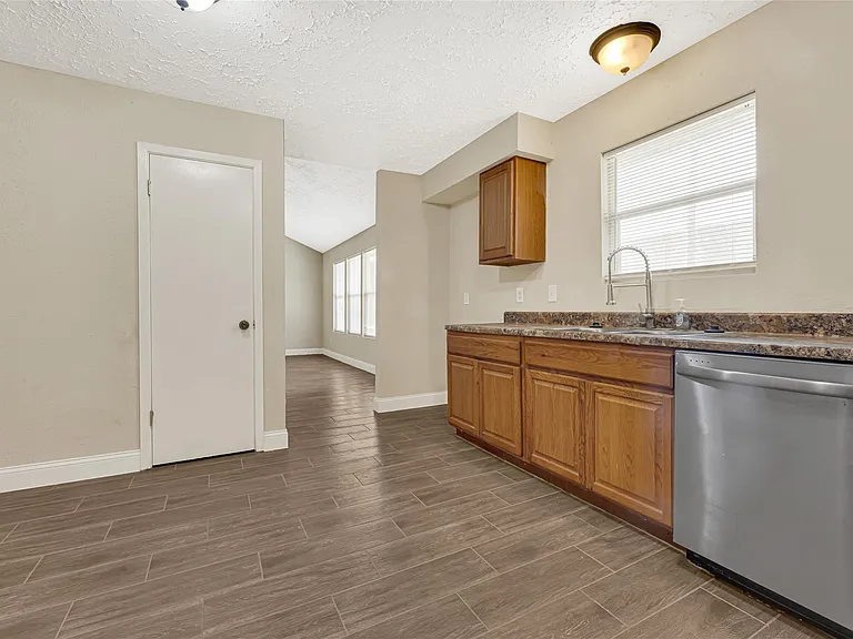 13439 White Cliff Dr — Photo 10