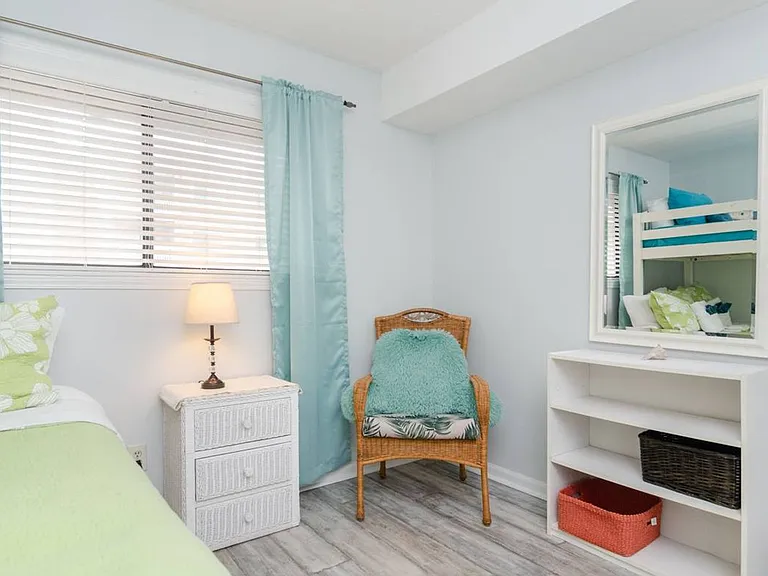 1101 Lake Park Blvd S #1B — Photo 20