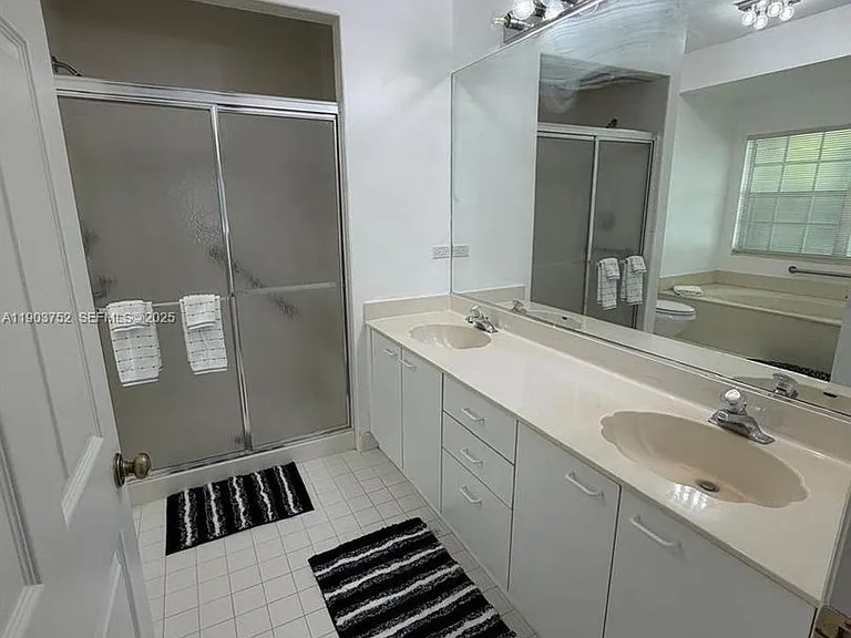 11690 Briarwood Cir #4 — Photo 11
