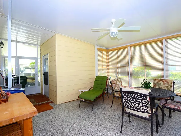 6357 Lichfield Ln — Photo 4