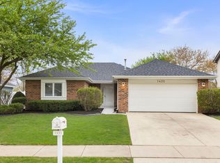 1435 Bangor Ln, Aurora, IL 60504