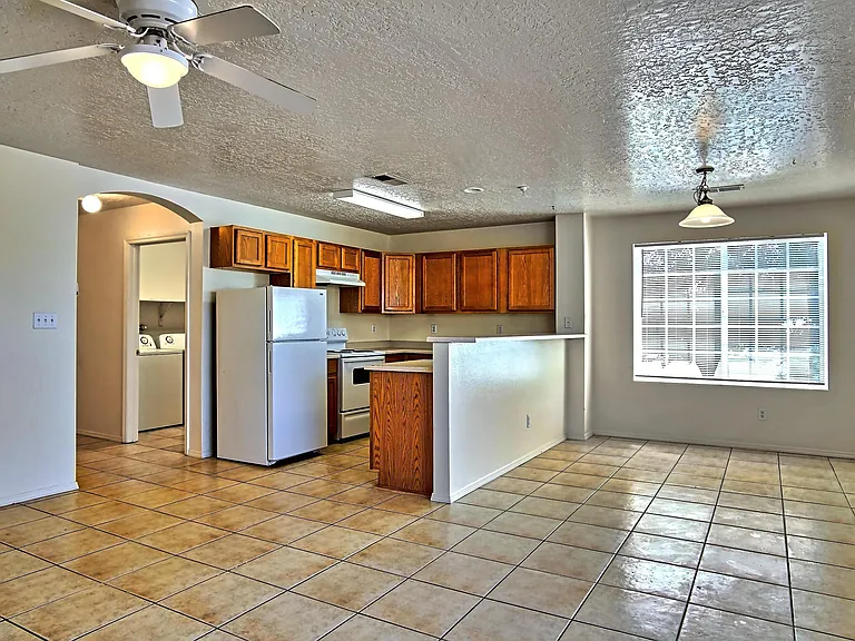 1909 Wilmoore Dr SE #B — Photo 4
