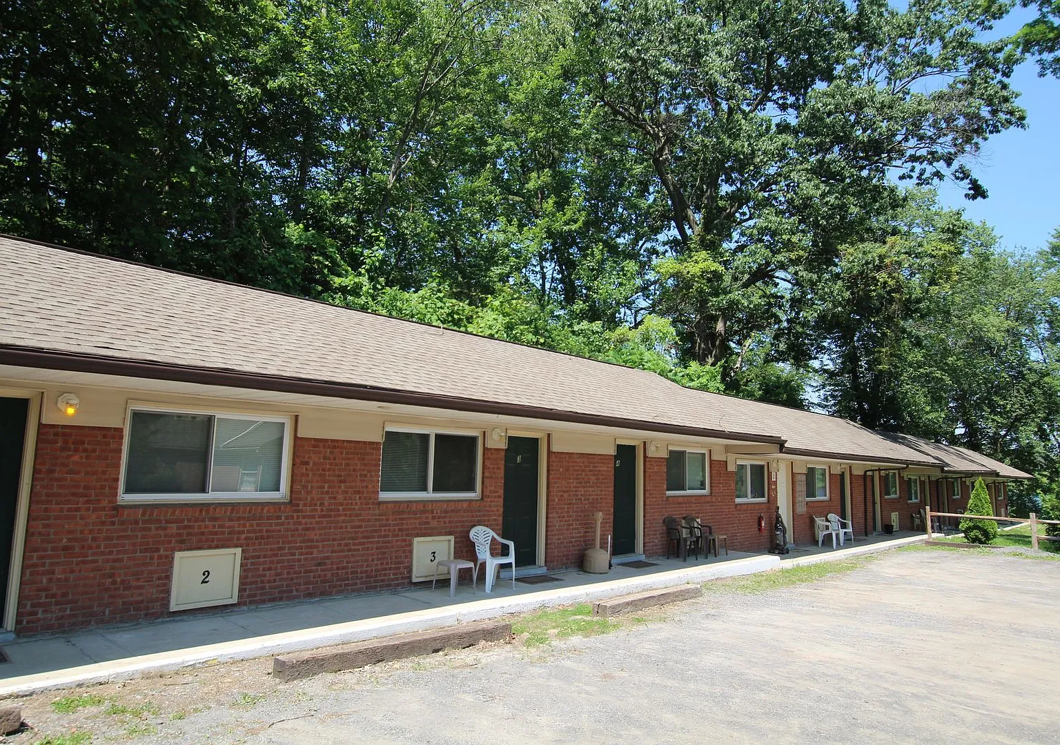 669 Broadway (9W Motel) — Photo 2