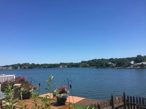 1749 Volvo Pkwy, Chesapeake, VA 23320