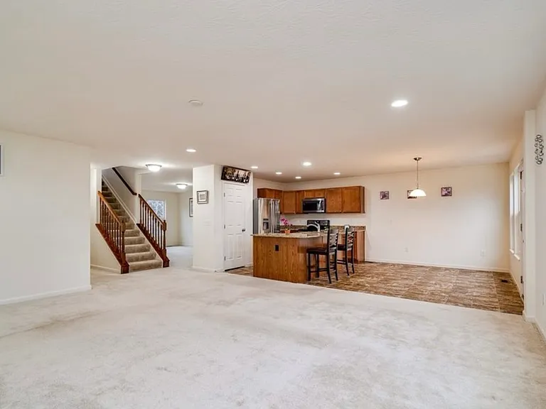 723 Grande Oaks Dr — Photo 4