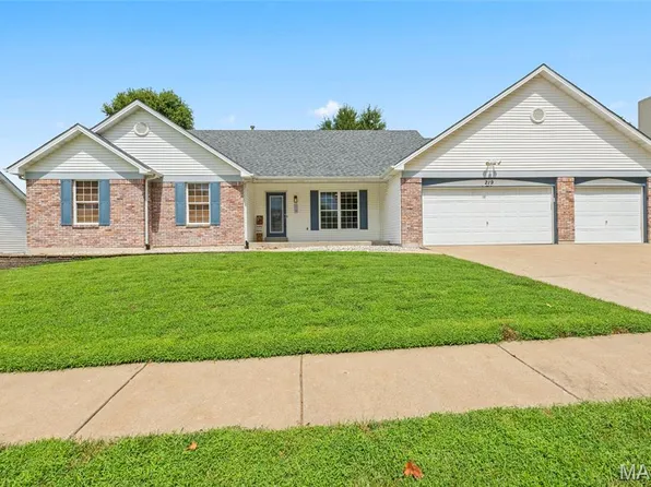 219 Waterford Crossing Dr, Dardenne Prairie, MO 63368