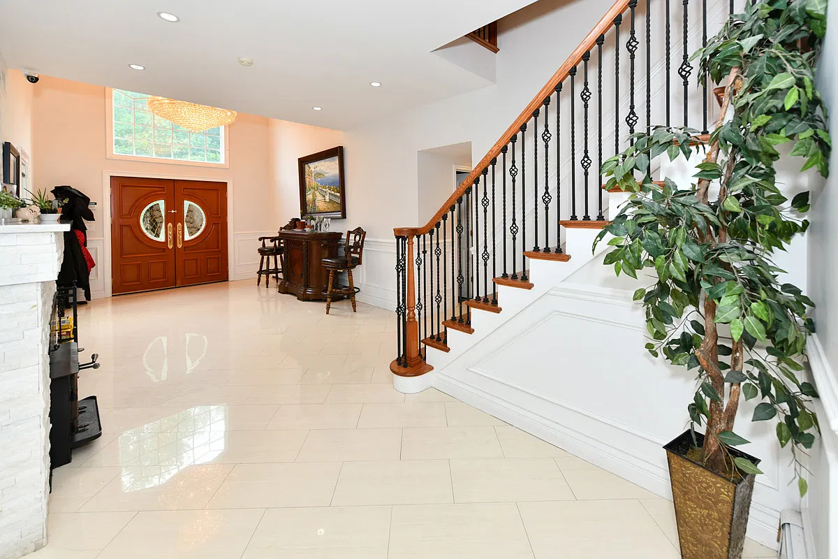 5 bed, 4800 sqft, $6,000 — Photo 4