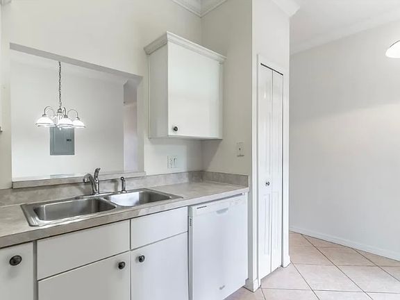 2nd image of 6007 Scotchwood Gln APT 36