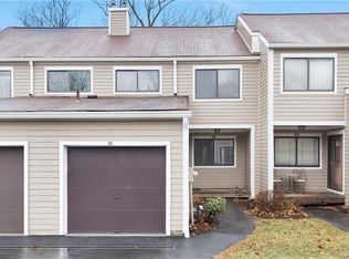 98 Park Dr, Mount Kisco, NY 10549