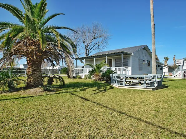 436 9th St, San Leon, TX 77539