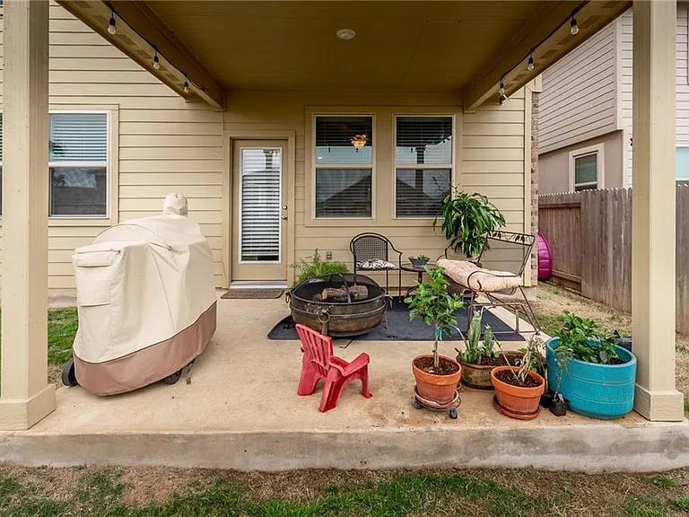 200 Canis St — Photo 13
