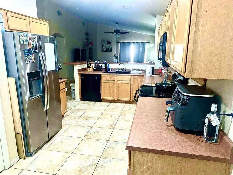 7027 S 45th Ave — Photo 5