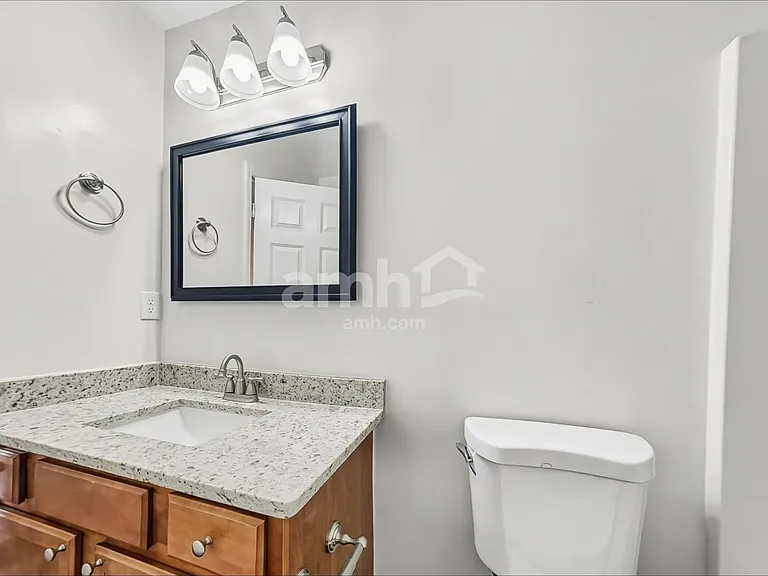 305 Schoolhouse Ct — Photo 16