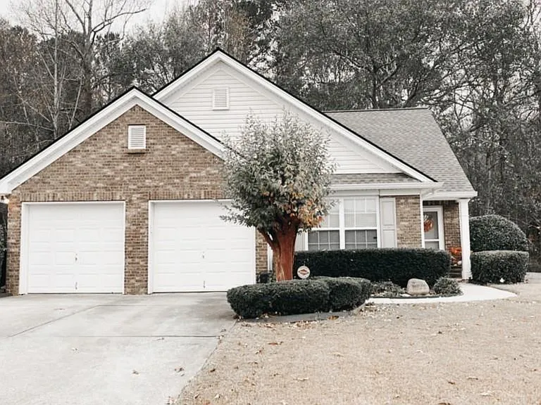 1091 Pine Acre Dr — Photo 1