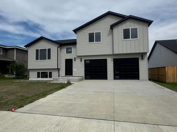 1206 9th St SW, Watford City, ND 58854