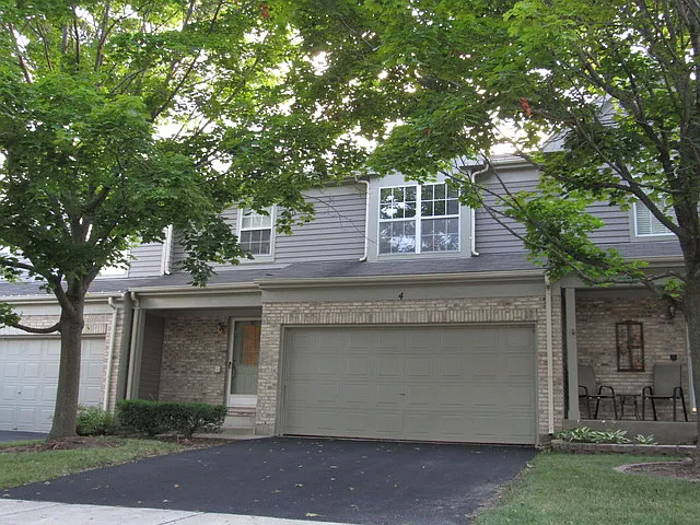 4 Oxford Ct photo 1