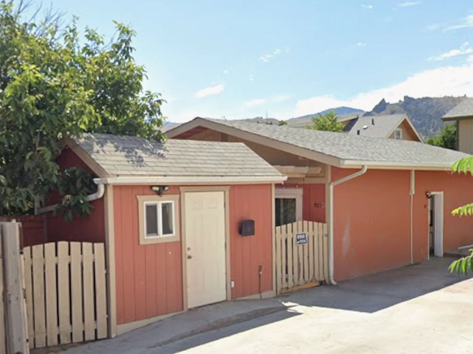 921 Walker Ave. Duplex — Photo 1