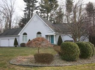 388 Pease Rd, East Longmeadow, MA 01028