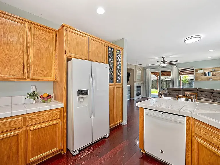 9226 Lucchesi Dr — Photo 18