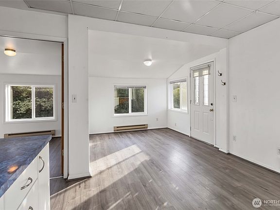 4th image of 808 Pacific Avenue N