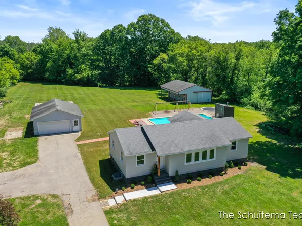 13892 16th Ave, Marne, MI 49435